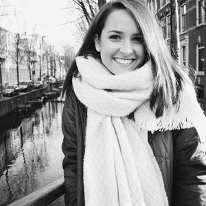 Meet your Posher, Caitlyn